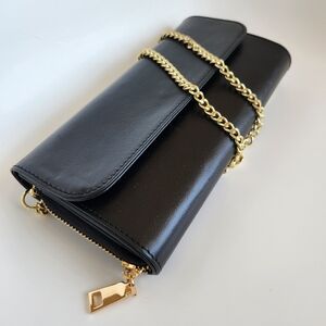 Divina Firenze Italy Black Leather Hand Bag with Gold Tone Shoulder Chain